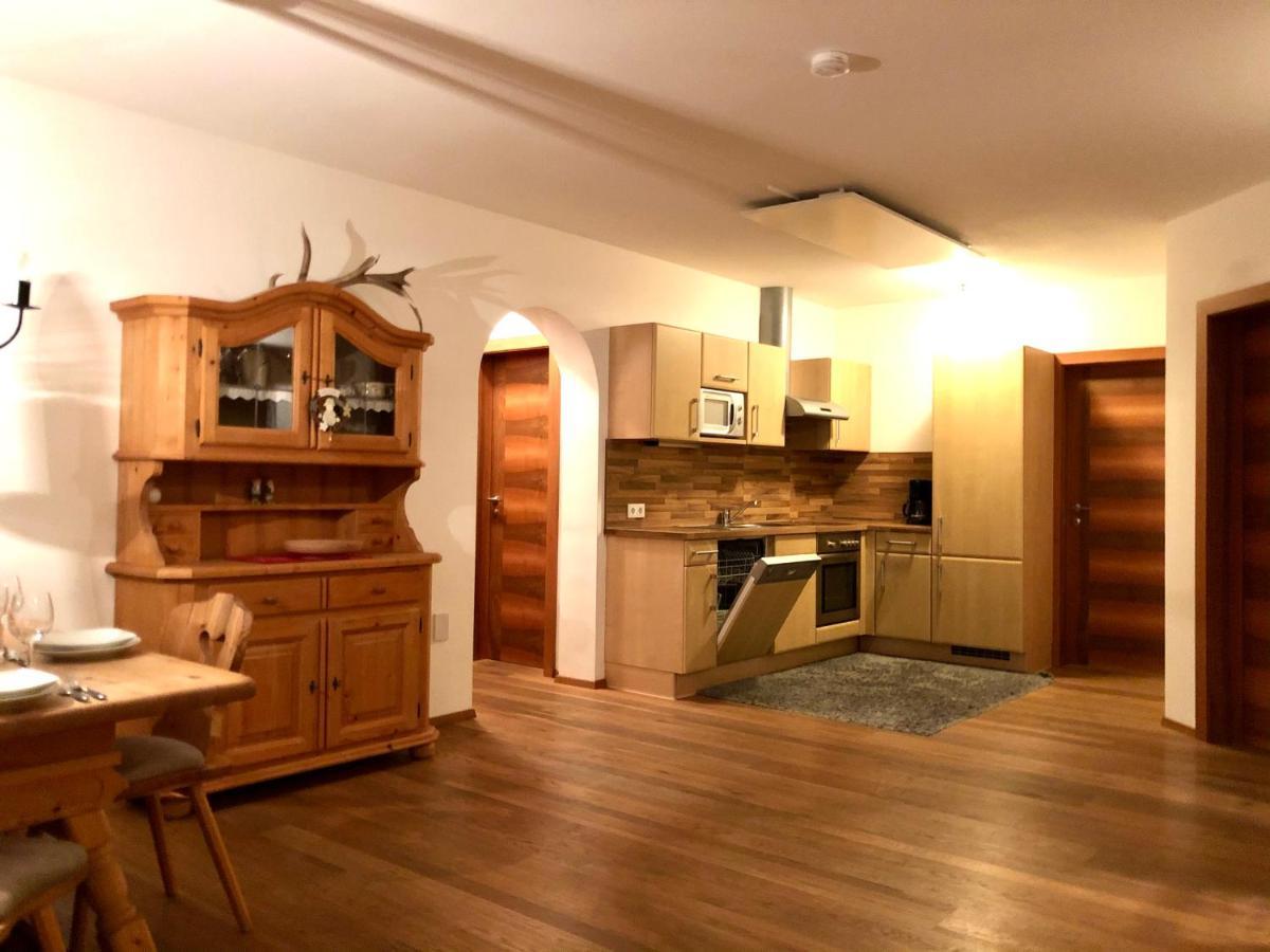 Apartment Venediger Neukirchen am Großvenediger Esterno foto